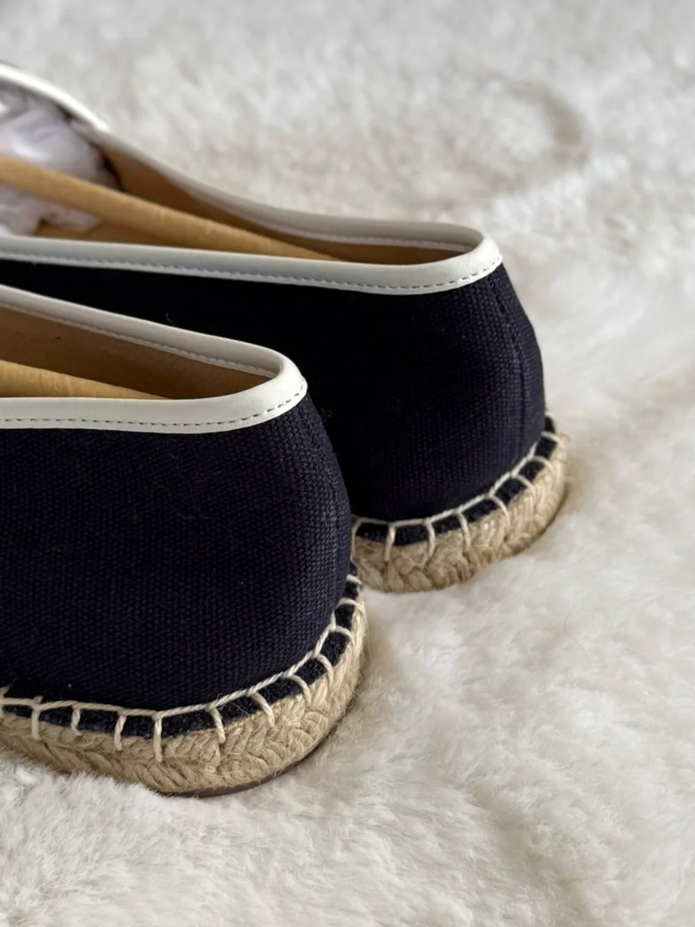 TALBOTS NIB 10 1/2 Izzy Chain Canvas Espadrille Flats in Indigo Blue / White NWT